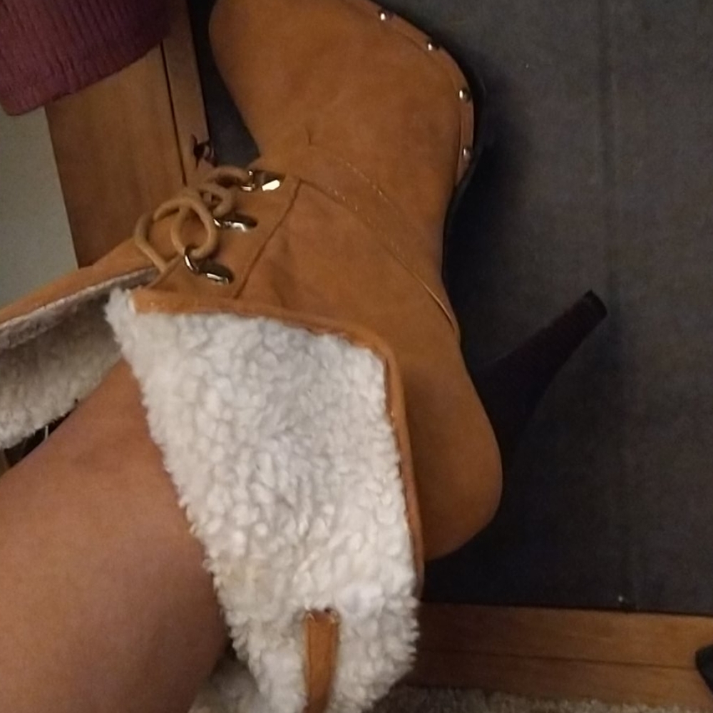 Boots - Picture 2 of 4